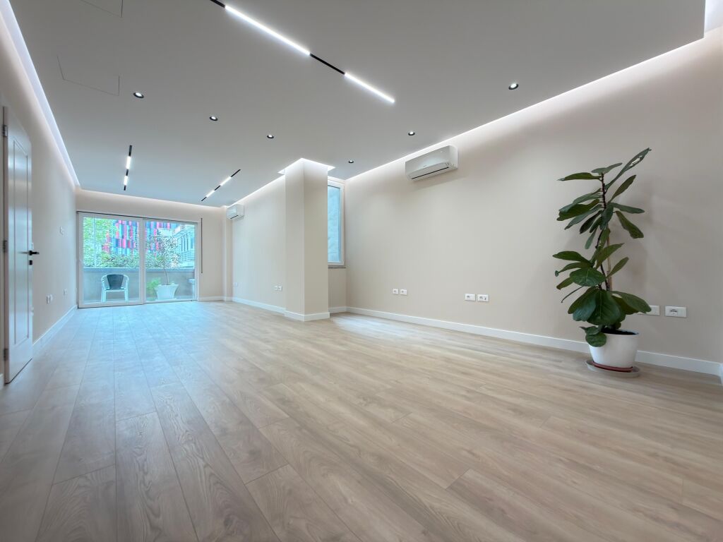 🏢 Ambjent per zyra me qira – pranë Stadiumit Air Albania