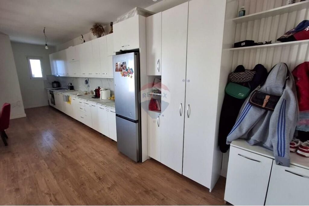 🏖️ Penthouse për Shitje – Plazhi i Vjetër, Vlorë