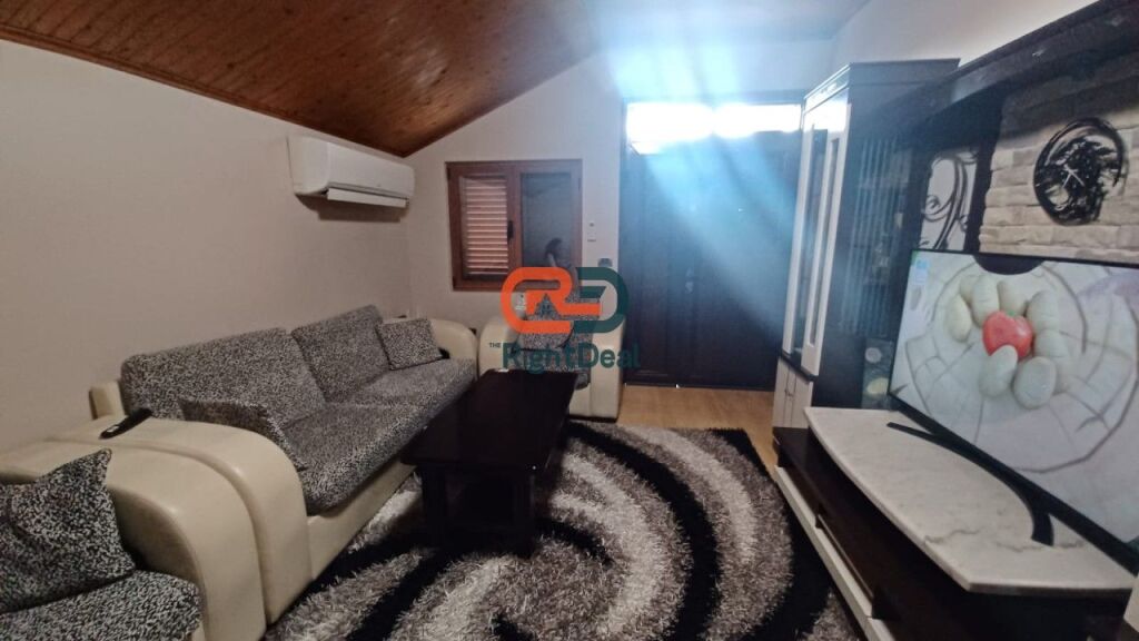 Ne Allias Shitet Vile 3-Kateshe Totalisht E Investuar Gati Per Banim!!