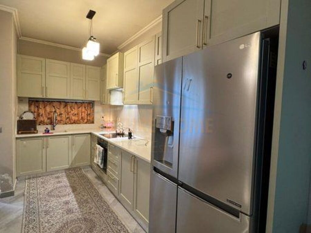 In vendita, Appartamento 2+1+2, Complesso Tower Bridge, Via Dibra.