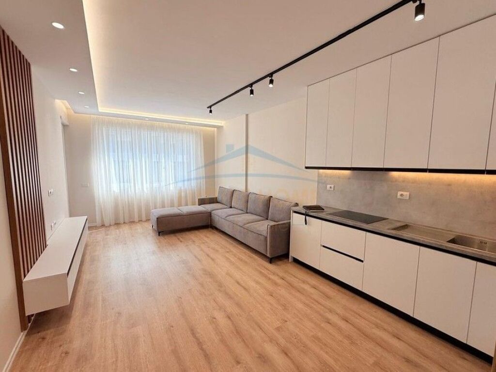 Shitet, Apartament 2+1, Univers City