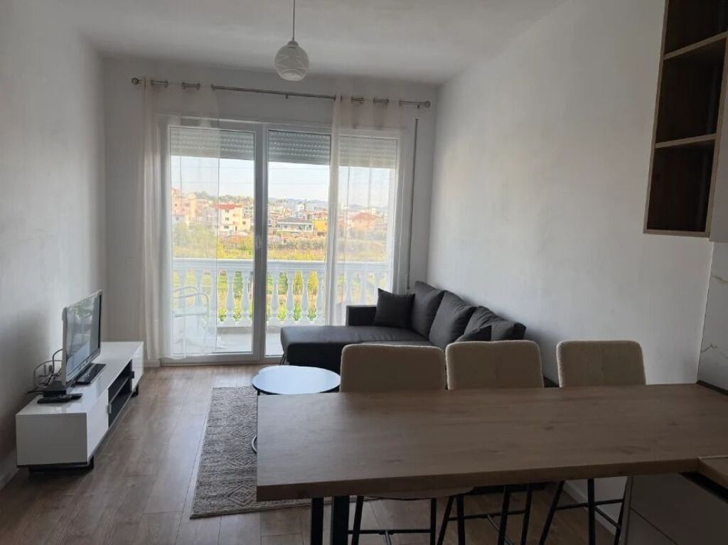 Affitto | Appartamento 1 + 1 | Kamez | 395 €/mese