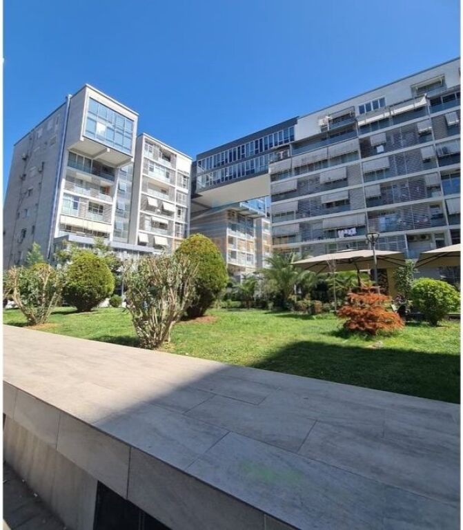 Sale,Business Premises,Paris Commune