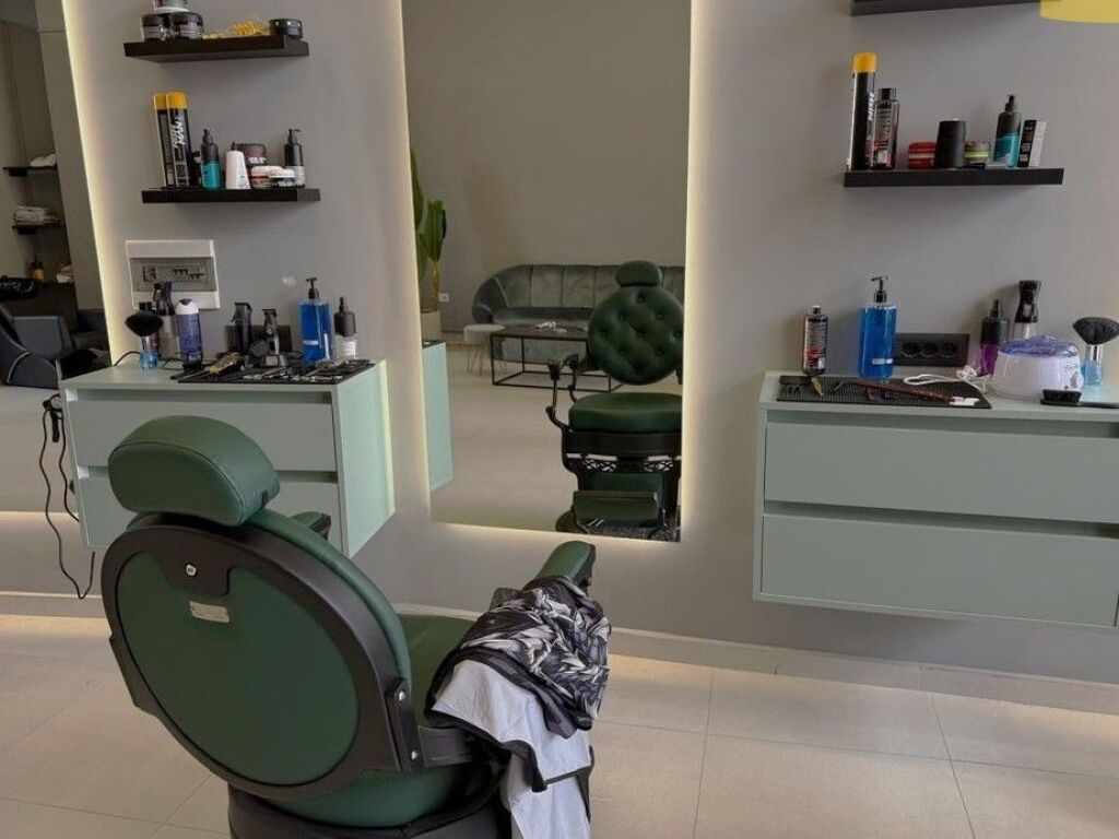For sale, Barber Shop Business, New Bazaar, Tirana
