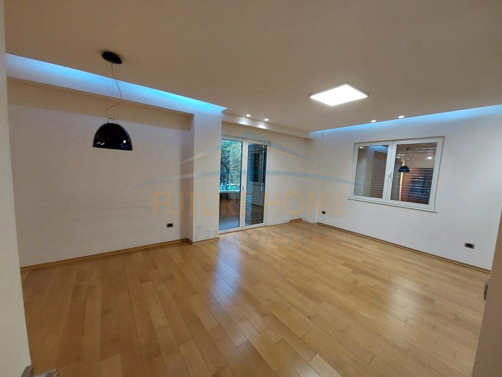 Qera, Apartament për Zyra, Blloku, Tiranë.
