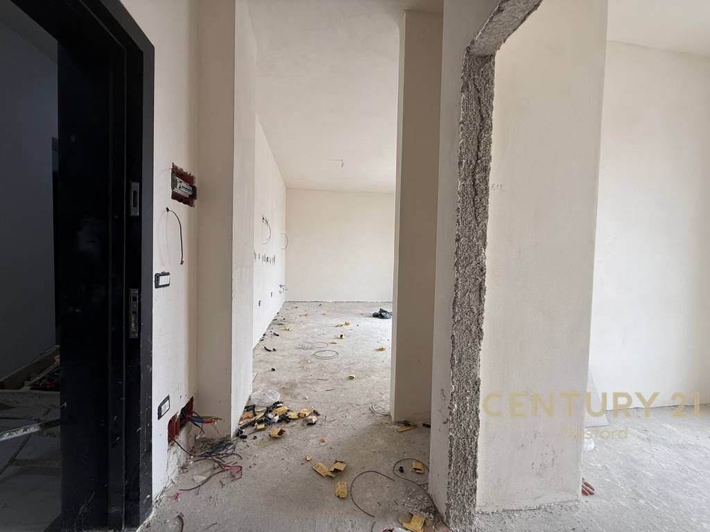 SHITET APARTAMENT 1+1 TEK ISH FUSHA AVIACIONIT