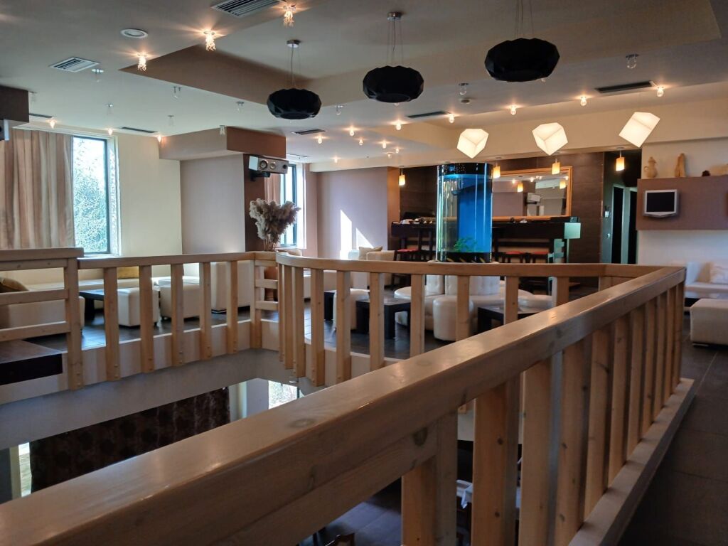 AFFITTASI HOTEL-BAR-RISTORANTE NEL PARCO DI KARAVASTA, DIVJAKË.