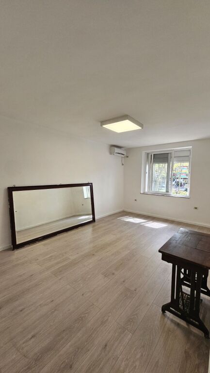 Apartament 2+1, Vasil Shanto!