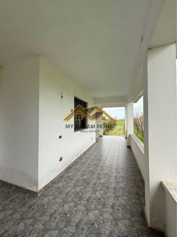 Okazion! Shitet vile 2-kateshe ne Bisht-Kamez!