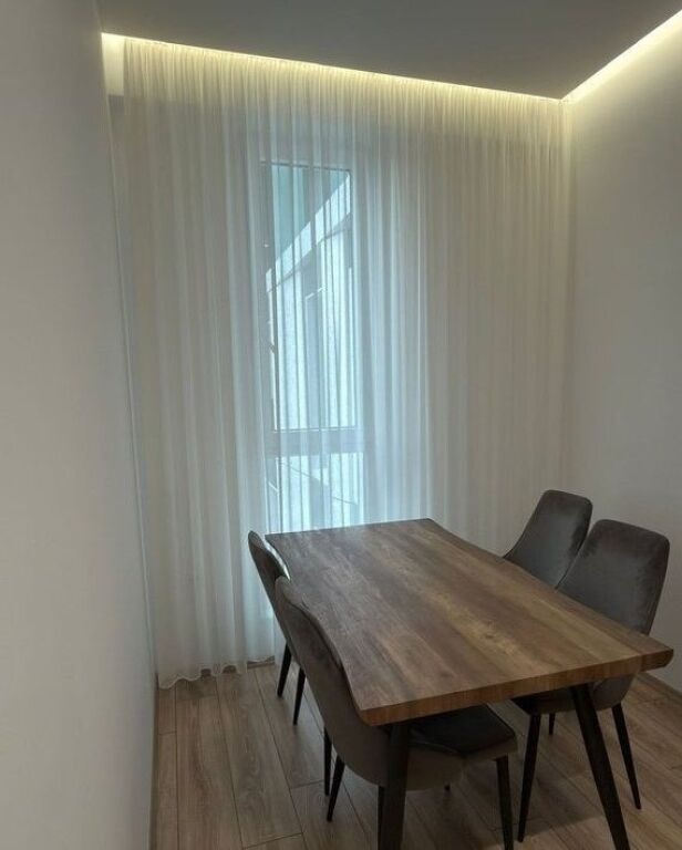 Apartament 2+1 Me Qira në Komunën e Parisit, Tiranë