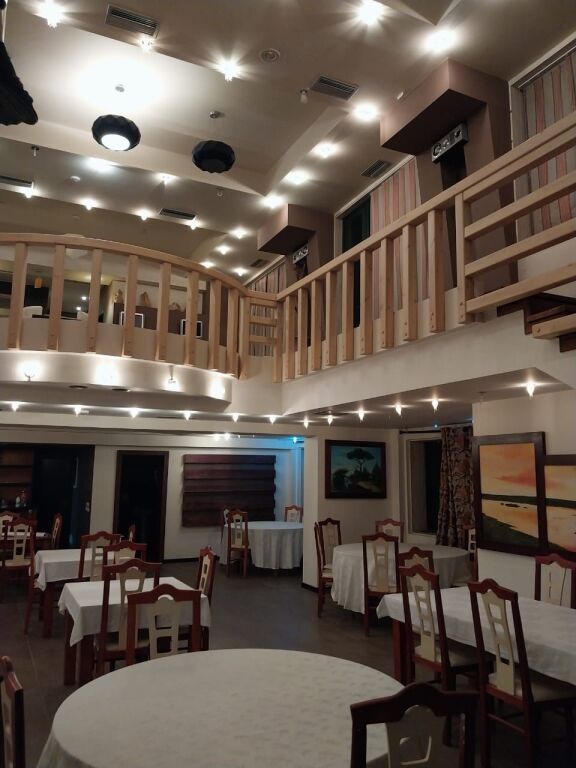 AFFITTASI HOTEL-BAR-RISTORANTE NEL PARCO DI KARAVASTA, DIVJAKË.