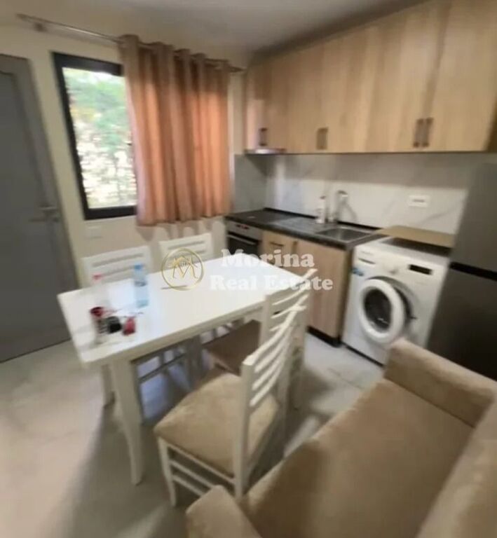 Qera | Apartament 1 + 1 | Shkolla e bashkuar 400 €/muaj