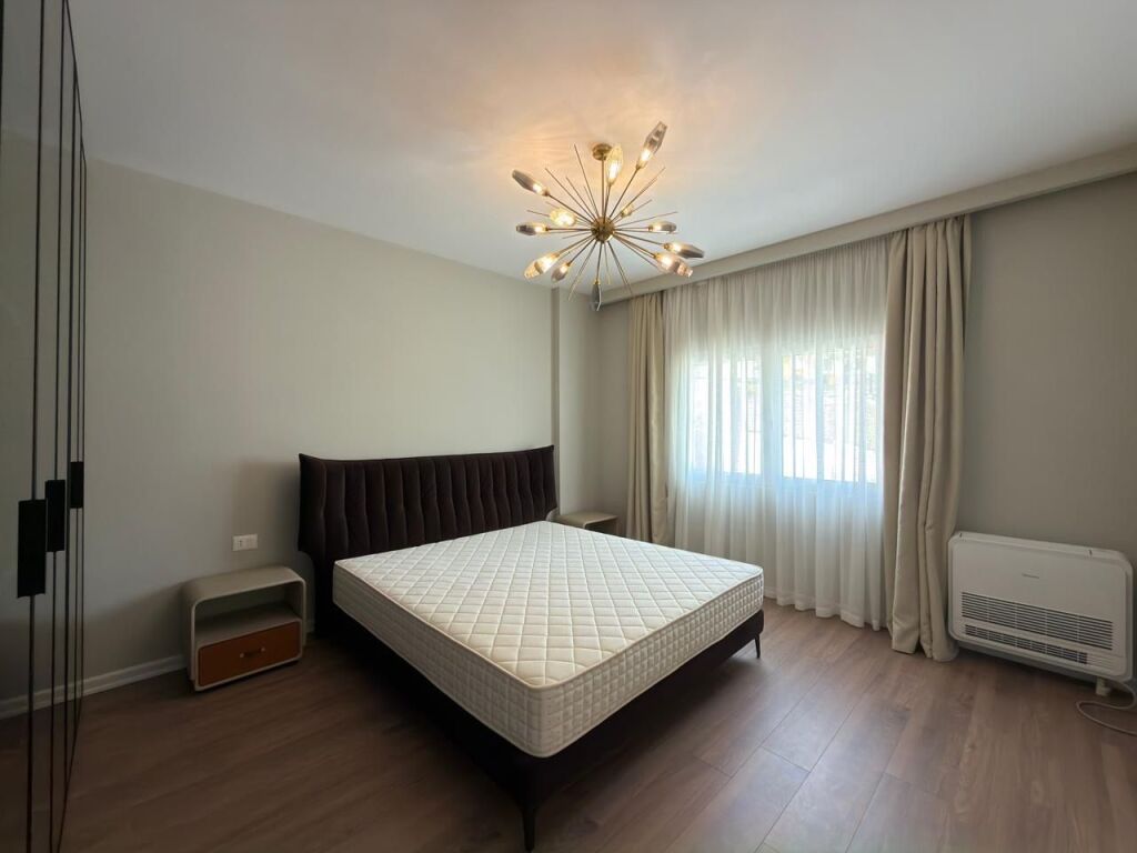 APARTAMENT 2+1+2+ POST PARKIMI | ME QIRA | LIQENI I FARKËS
