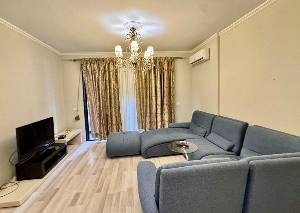 Apartament 2+1 me Parking tek Komuna e Parisit