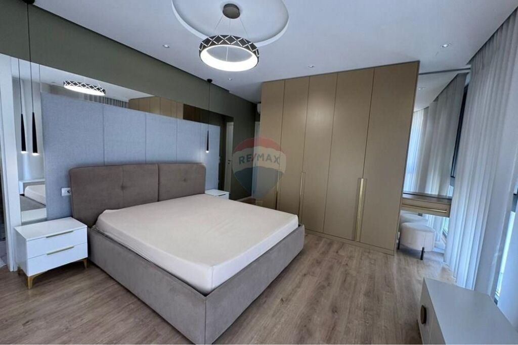 , APARTAMENT 2+1+2 PËR QIRA MYSLYM SHYRI