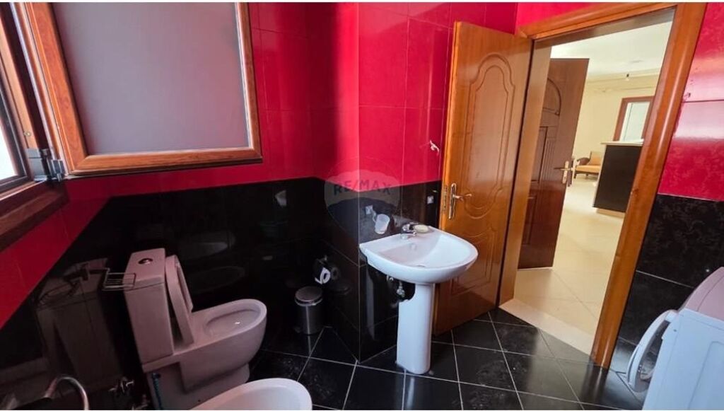 🏡 Apartament 3+1+2 me Qira – Kat vile, Vlorë