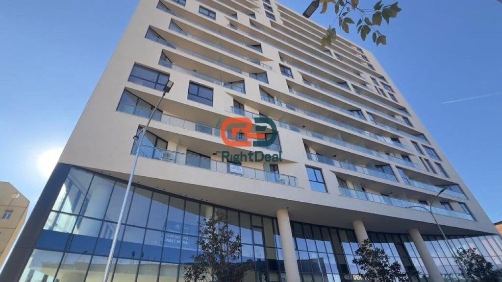 Al Golden Tower, Appartamento 2+1+2 in Affitto Ideale per Uffici, Con Vista Libera Dal Centro di Tirana!!