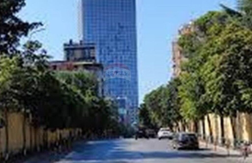 Dyqan - Për Shitje - Rruga e Elbasanit, Tiranë