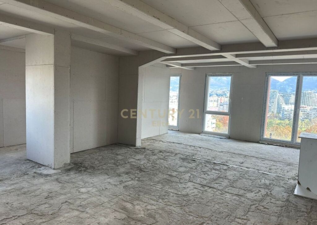 Godinë multifunksionale për qera