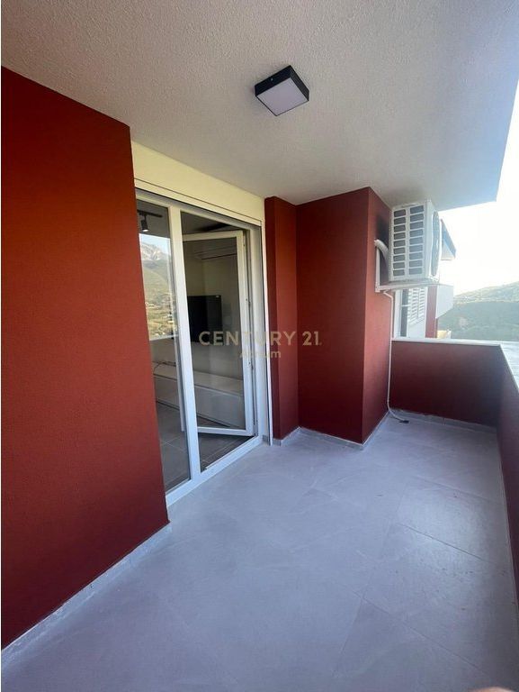 JEPET ME QIRA APARTAMENT 1 + 1 NE FRESK