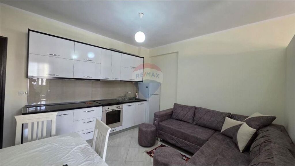 📍 Studio me Qira Lungomare, Vlorë