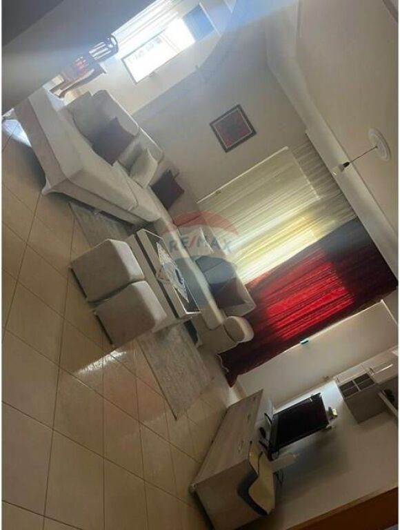 🏡 Apartament 2+1 me Qira – Lungomare, Vlorë