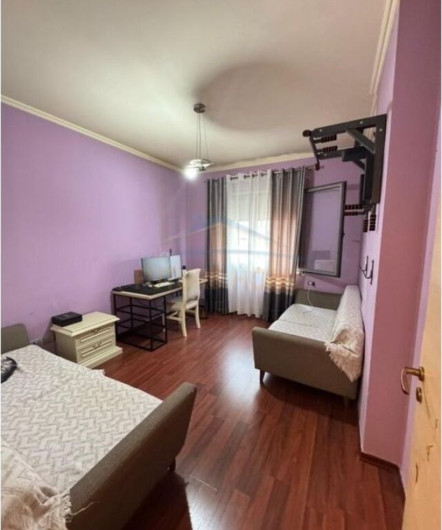 Shitet,Apartament 2+1+2, Kompleksi Tower Bridge,Rruga e Dibres.