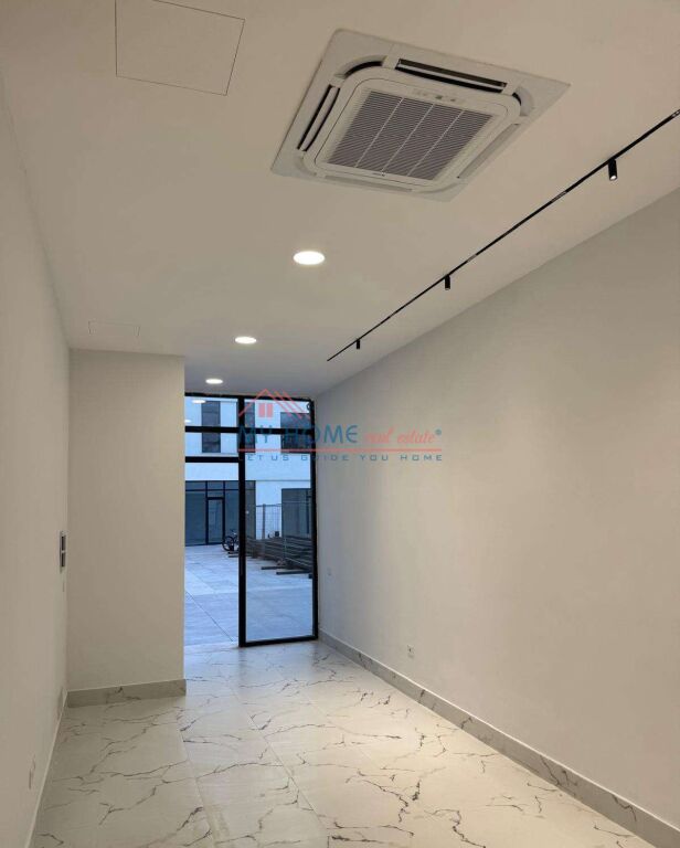 Dyqan ne Shitje Donika Center rruga Mine Peza ne Tirane