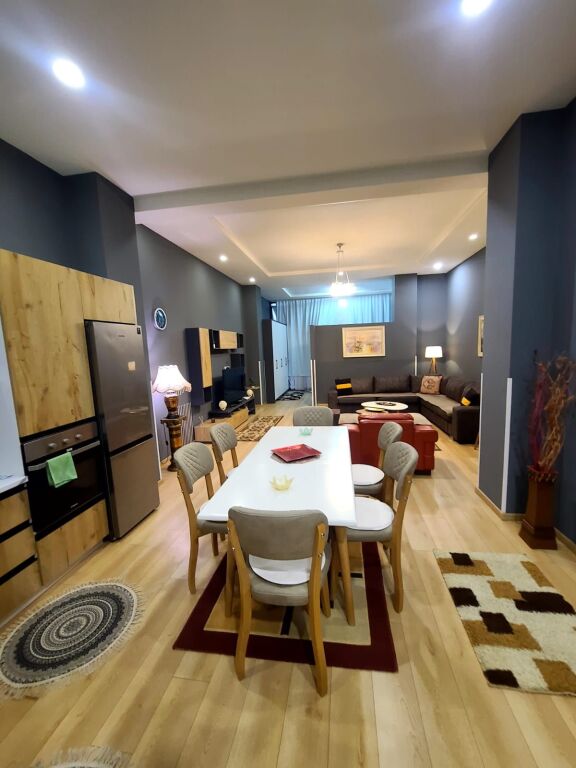 🏢Liqeni i Thate,Rruga Peti jepet me qera apartament 1+1,i mobiluar.600Euro    