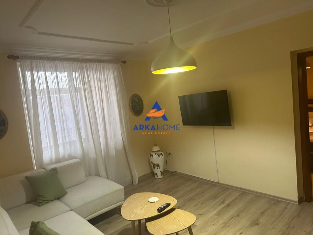 APARTAMENT ME QERA 3+1+BALLKON "SHESHI WILLSON" 100.000 LEKE