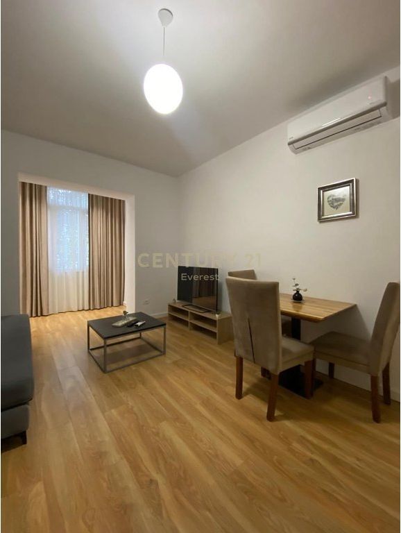 21-DHJETORI, APARTAMENT 2+1 PER QIRA