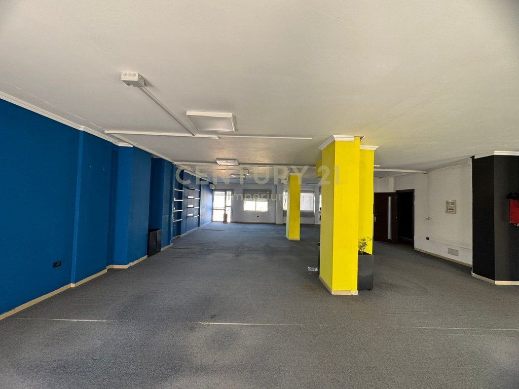 Ambient Open Space 585 m² për Qira – Globe