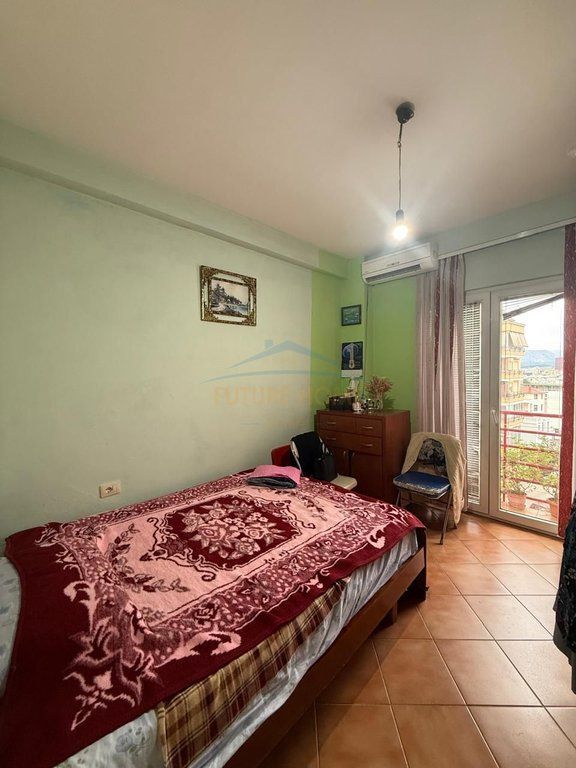 Shitet apartament 2+1 Kodra e Diellit