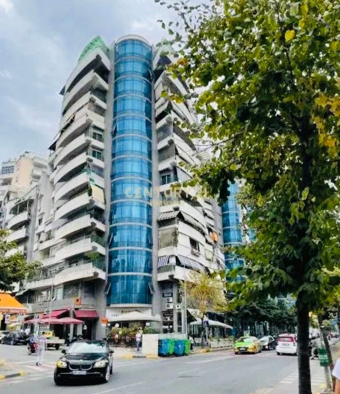 Kompleksi Halili - Jepet Me Qera 300m2 Ambjent Komercial