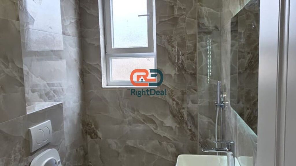 Buze Unazes Se Vogel, Shitet Apartament 2+1, Me Lokacion Dhe Orientim Perfekt!!