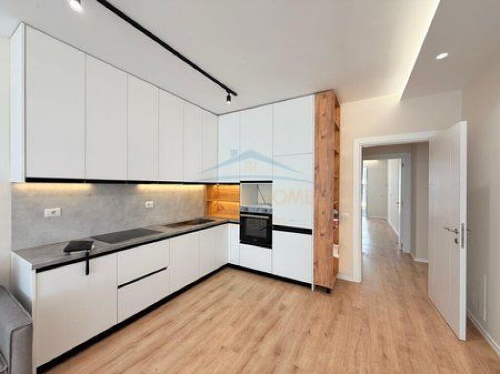 Shitet, Apartament 2+1, Univers City