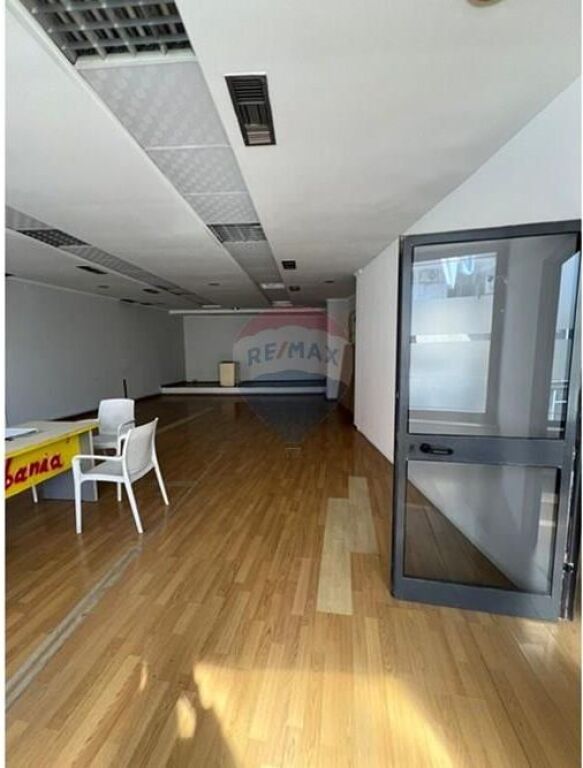 AMBIENTE PER AFFARI IN CENTRO!