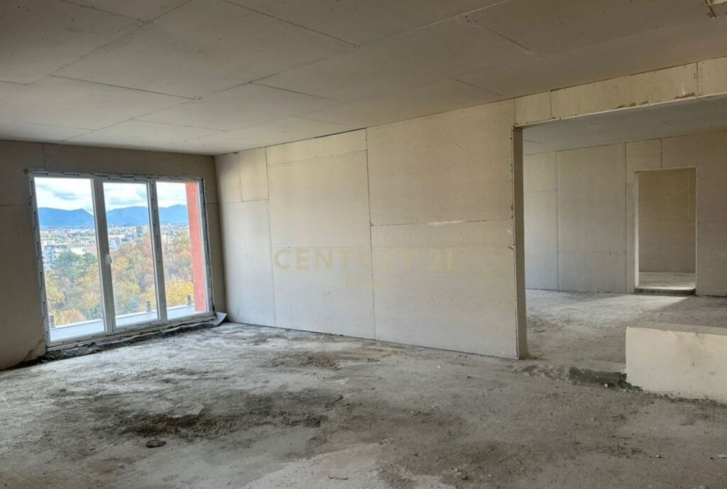 Godinë multifunksionale për qera