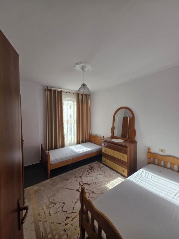 Apartament 2+1 I mobiluar afer wellit me 450€