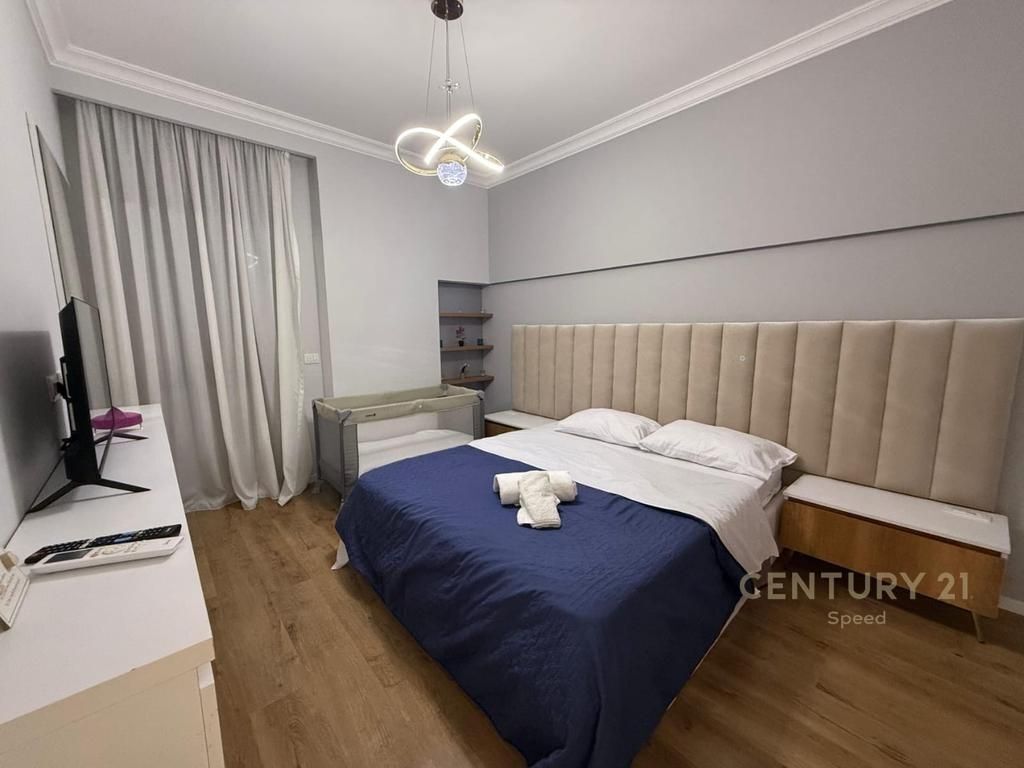 Apartament 1+1 me Post Parkimi për Qira tek Shkolla e Kuqe!