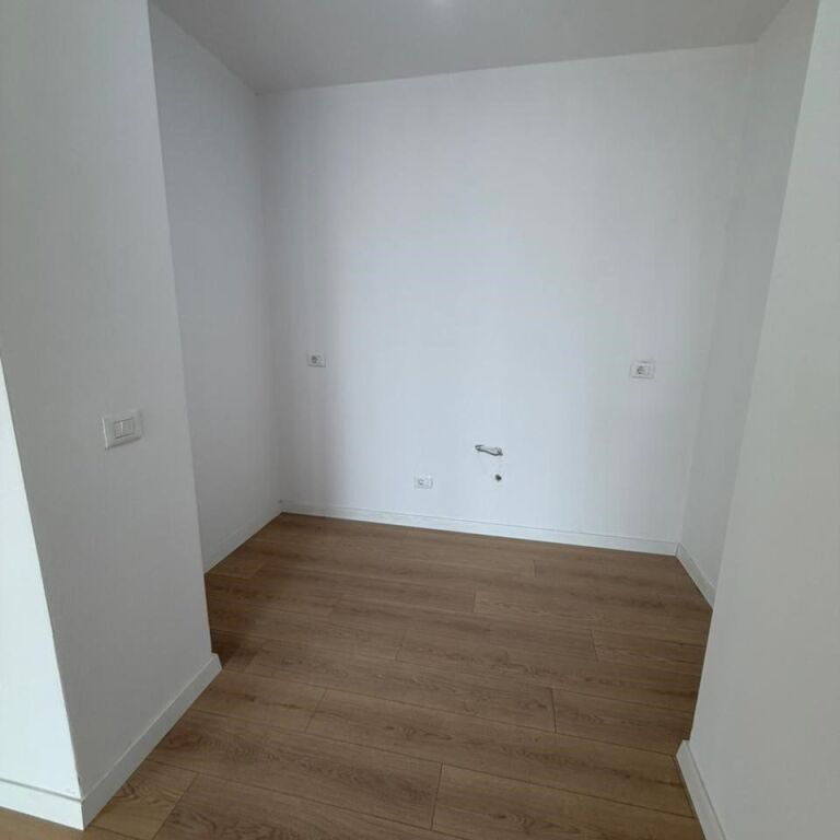 🏡 Shitet Apartament 2+1 + 2 Tualete – Komuna e Parisit 📍