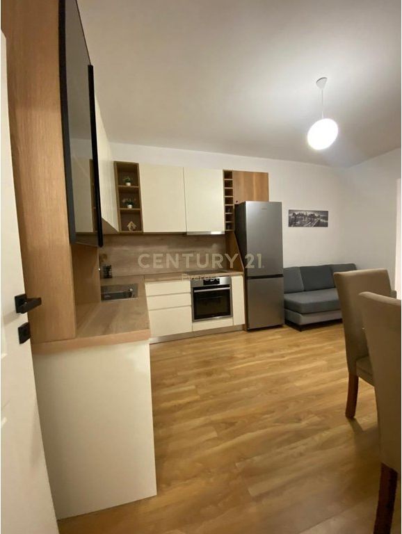 21-DHJETORI, APARTAMENT 2+1 PER QIRA