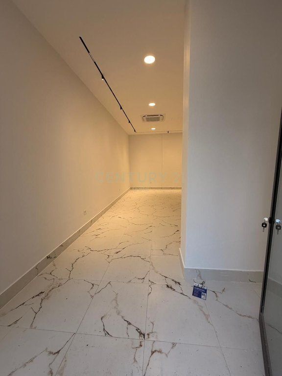 Shitet Njesi Biznesi shume prane Sheshit Skënderbej (Qendër), Rruga Mine Peza - 211,200€ | 38.4 m²
