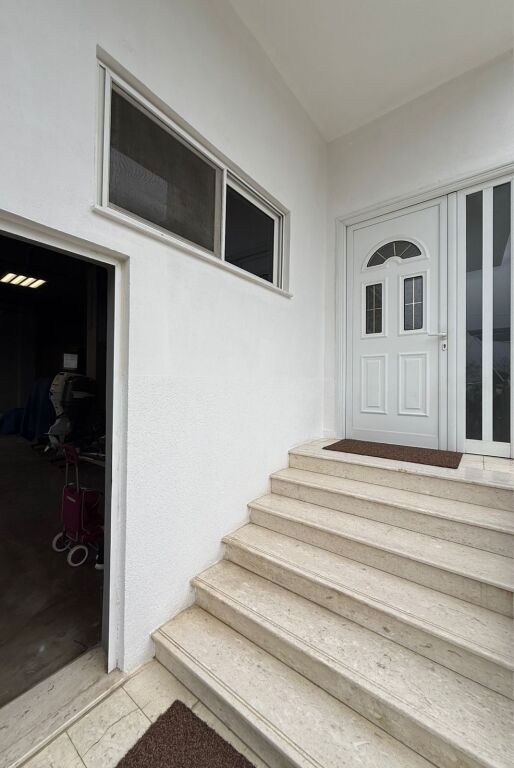 Rent, 3-Storey Villa, Artificial Lake, 3000 Euro/month Net