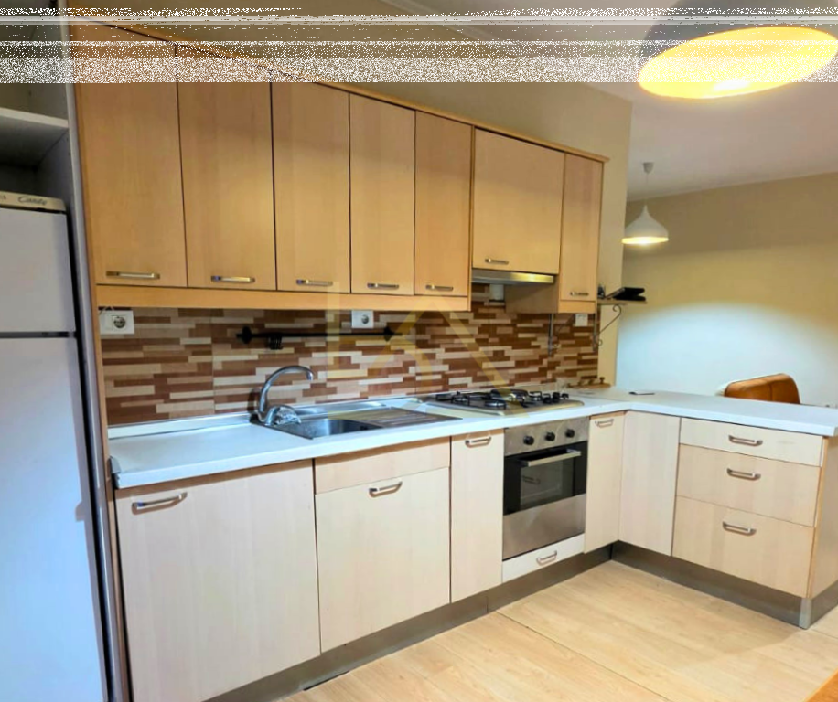 Shitet Apartament – Tiranë, Astir