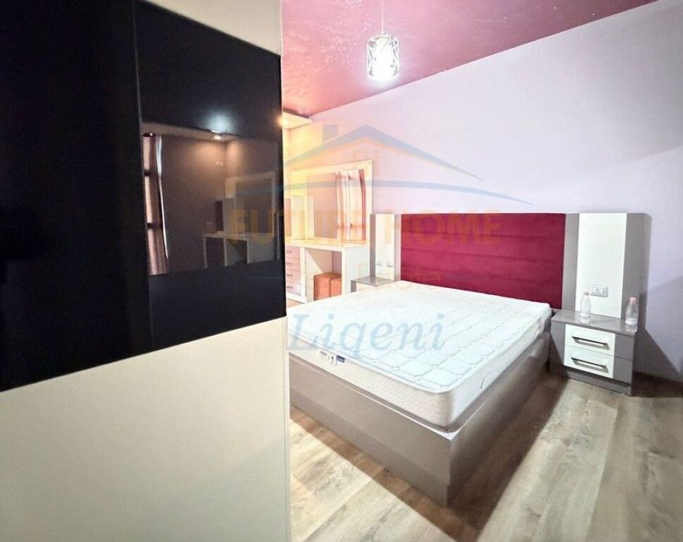Qera, Apartament 2+1+2, Unaza e Re, Tiranë.