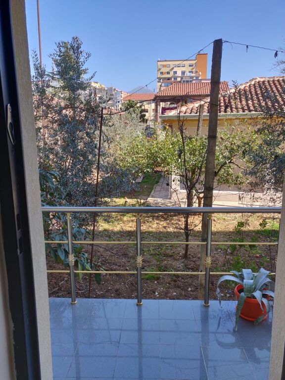 Appartamento 2+1+2 con Balconi in Affitto