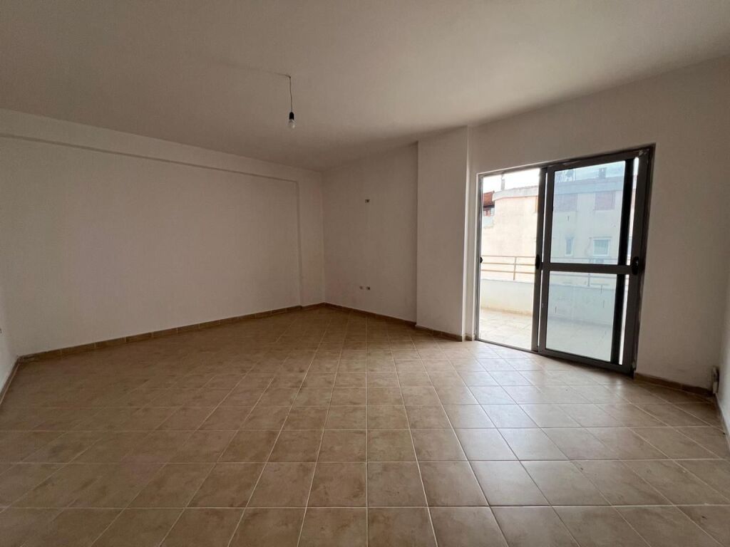 Apartament 1+1 per shitje ne Fresk !