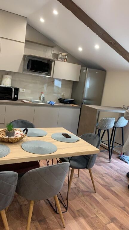 Super ap 2+1 at fresku ( muhamed deliu street )