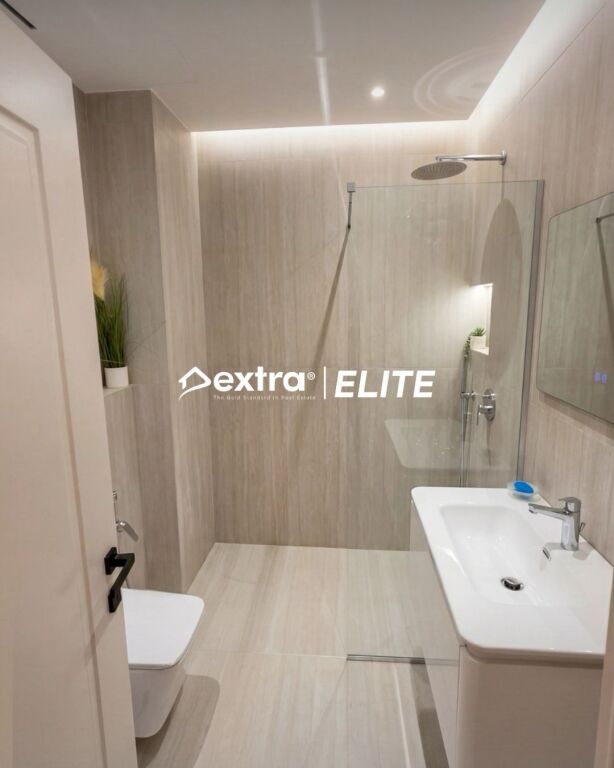 Locale ufficio in affitto Di fronte a Coin / RTSH, Tirana